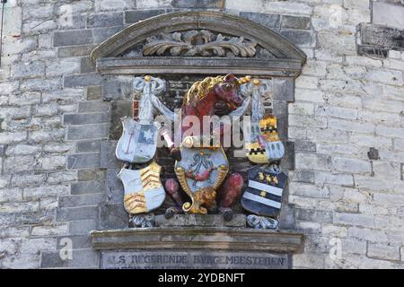 Stadtwappen mit Einhorn auf dem historischen Hoofdtoren Wehrturm im Hafen von Hoorn, Markermeer, Teil des IJsselmeer, Provinz Stockfoto