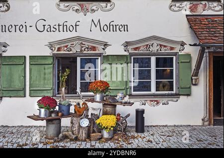 Fassade und Kuriositäten des Mohren brauereibetriebs in Leutkirch, Allgäu, Bayern, Deutschland, Europa Stockfoto