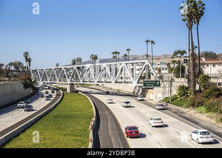 Ausfahrt California Street des Highway 101 in Ventura, Kalifornien Stockfoto