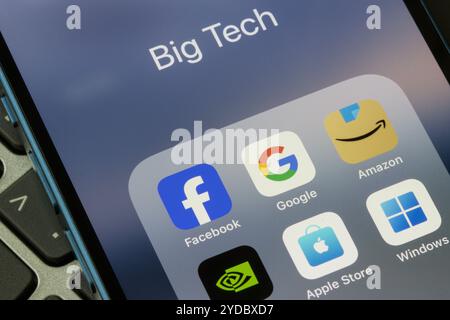 App-Symbole für große Technologieunternehmen, darunter Meta Platforms, Alphabet Inc., Amazon.com, Nvidia, Apple Inc., und Microsoft Corporation. Stockfoto