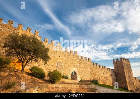 Verteidigungsmauern der mittelalterlichen Stadt Montblanc, Tarragona, Spanien Stockfoto