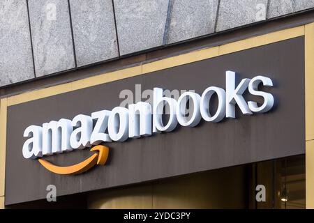 NEW YORK, USA – 17. MAI 2019: Amazon Books Store in New York City. Es handelt sich um eine Kette von Einzelhandelsbuchläden, die dem Online-Einzelhandel gehören Stockfoto