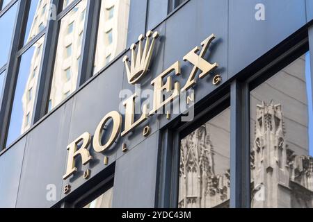 NEW YORK, USA - 15. MAI 2019: Rolex-Gebäude an der Ecke 5th Avenue und 53rd Street in Midtown Manhattan in New York City, Stockfoto