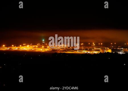 Beirut, Libanon. Oktober 2024. Nachdem die israelische Armee gedroht hatte, Teile der Vororte von Beirut anzugreifen, wurden heute Abend gegen 23 Uhr israelische Raketen im Libanon am 25. Oktober 2024 angegriffen. Foto: Marc Fayad/ABACAPRESS. COM Credit: Abaca Press/Alamy Live News Stockfoto