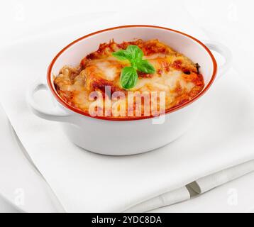 Lasagne in Backform italienische Küche geschmolzener Käse Stockfoto