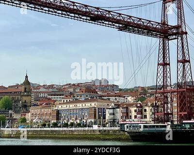 Die Vizcaya-Brücke, Puente de Vizcaya, ist eine Transportbrücke, die die Städte Portugalete und Las Arenas verbindet, die Teil von Getxo in der Biskaya-Provinz sind. Stockfoto