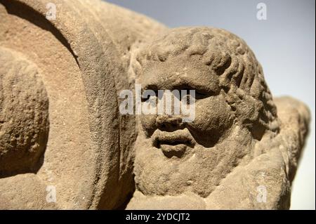 Trier Deutschland 3. Oktober 2024 Rheinisches Landesmuseum Trier, archäologisches Museum. Ausstellungen römischer Antiquitäten. Glücklicher Steuermann. n.b., Fotos, die mit Erlaubnis der Museumsbehörden nach Vorlage des Presseausweises aufgenommen wurden. Stockfoto