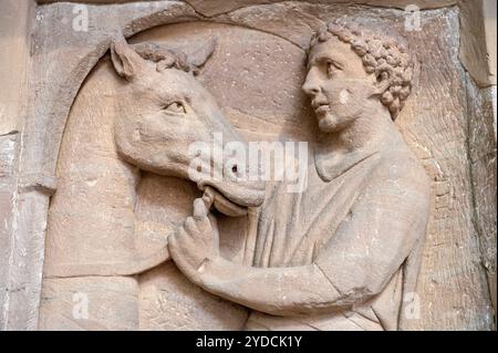 Trier Deutschland 3. Oktober 2024 Rheinisches Landesmuseum Trier, archäologisches Museum. Ausstellungen römischer Antiquitäten. Mann und Pferd n.b., Fotos mit Genehmigung der Museumsbehörden nach Vorlage des Presseausweises. Stockfoto