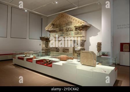 Trier Deutschland 3. Oktober 2024 Rheinisches Landesmuseum Trier, archäologisches Museum. Ausstellungen römischer Antiquitäten. Allgemeine Ansicht, GV. n.b., Fotos, die mit Erlaubnis der Museumsbehörden nach Vorlage des Presseausweises aufgenommen wurden. Stockfoto