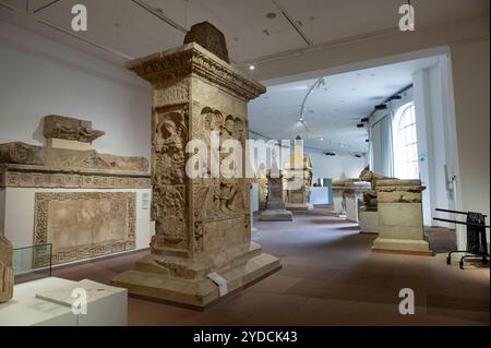 Trier Deutschland 3. Oktober 2024 Rheinisches Landesmuseum Trier, archäologisches Museum. Ausstellungen römischer Antiquitäten. Allgemeine Ansicht, GV. n.b., Fotos, die mit Erlaubnis der Museumsbehörden nach Vorlage des Presseausweises aufgenommen wurden. Stockfoto