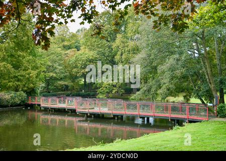 Die Cascade Gardens Bridge in Leeds Castle. Stockfoto