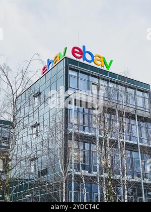 EBay, US-amerikanisches E-Commerce-Firmenlogo Stockfoto