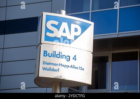 Nahaufnahme des SAP-Logos am Firmensitz in Walldorf Stockfoto