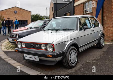 50 Jahre Golf - Volkswagen Golf GTi, ausgestellt im Bicester Heritage Scramble am 6. Oktober 2024. Stockfoto