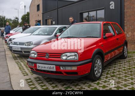 50 Jahre Golf - Volkswagen Golf GTi, ausgestellt im Bicester Heritage Scramble am 6. Oktober 2024. Stockfoto