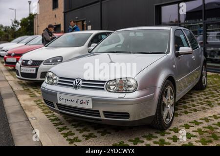 50 Jahre Golf - Volkswagen Golf GTi, ausgestellt im Bicester Heritage Scramble am 6. Oktober 2024. Stockfoto