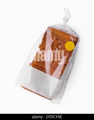 Nahaufnahme von weißem, in Scheiben geschnittenem Toastbrot auf weiß Stockfoto