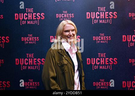 Prominente kommen zur Eröffnungsshow der Duchess im Londoner Trafalgar Theatre Stockfoto