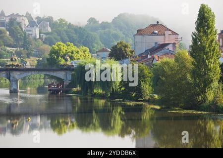 Landschaft mit dem Fluss Vezere in Frankreich Stockfoto