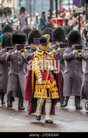 Senior Drum Major der Gaurds Division in State Dress, Birdcage Walk, London, England, Großbritannien Stockfoto