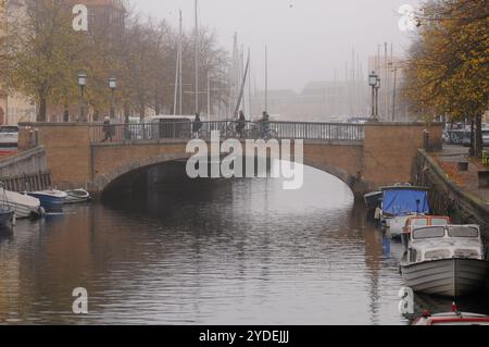 Kopenhagen/Dänemark/26. Oktober 2024/Christianshavn-Kanal am amager isalnd christen in der dänischen Hauptstadt Kopenhagen. (Foto. Francis Joseph Dean/Dean Pictures) (nicht für kommerzielle Zwecke) Stockfoto