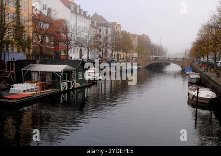 Kopenhagen/Dänemark/26. Oktober 2024/Christianshavn-Kanal am amager isalnd christen in der dänischen Hauptstadt Kopenhagen. Foto. Bilder von Francis Joseph Dean/Dean sind nicht für kommerzielle Zwecke bestimmt Stockfoto