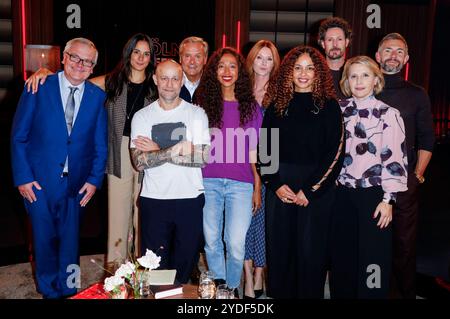 Jürgen Beckers, Aybi Ära, Jürgen Vogel, Axel Hacke, Melanie Raabe, Esther Schweins, Joy Denalane, Max Herre, Susan Link und Micky Beisenherz bei der Aufzeichnung der WDR-Talkshow Kölner Treff im WDR Studio BS 3. Köln, 25.10.2024 *** Jürgen Beckers, Aybi Era, Jürgen Vogel, Axel Hacke, Melanie Raabe, Esther Schweins, Joy Denalane, Max Herre, Susan Link und Micky Beisenherz bei der Aufnahme der WDR Talkshow Kölner Treff im WDR Studio BS 3 Köln, 25 10 2024 Foto:XR.xSchmiegeltx/xFuturexImagex koelner treff2510 4003 Stockfoto