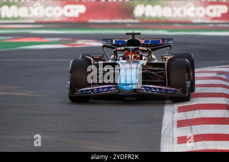 Mexiko-Stadt, Vereinigte Staaten. Oktober 2024. Esteban Ocon (BWT Alpine F1 Team, Frankreich, #31) im Alpine A524 vor Mexico GP Branding, MEX, Formel 1 Weltmeisterschaft, Grand Prix von Mexiko City, Autodromo Hermanos Rodriguez, Freies Training, 25.10.2024 Foto: Eibner-Pressefoto/Michael Memmler Credit: dpa/Alamy Live News Stockfoto