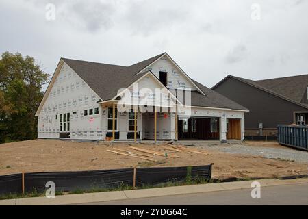 McCordsville, Indiana, USA – 22. September 2024: Ein Bauboom führt zu Neubauten in den Vororten im mittleren westen. Indiana. Stockfoto