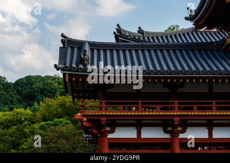 Uji, Japan - 14. August 2024: Der Byodoin-Tempel ist ein berühmter buddhistischer Tempel, berühmt für seine Phönix Hall und seinen atemberaubenden Reflexionsteich. A UNESCO WORLD H Stockfoto