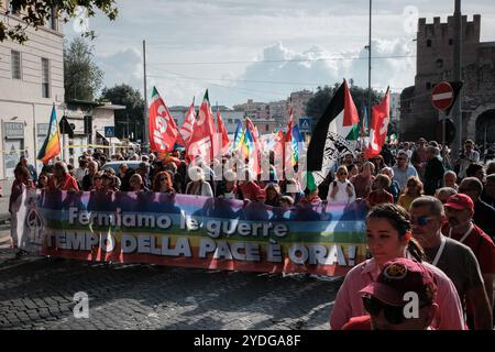 Rom, nationale Mobilisierung Lassen Sie uns die Kriege stoppen, die Zeit des Friedens ist jetzt. Die Initiative wird von den Netzen Europa für Frieden und italienische Frieden und Abrüstung sowie anderen Organisationen gefördert, um die Vorschläge für einen Waffenstillstand in Gaza, im Nahen Osten, in der Ukraine und bei allen bewaffneten Konflikten in der Welt am 26. Oktober 2024 in Rom (Italien) zu wiederholen. Copyright: XAndreaxCalandrax Stockfoto