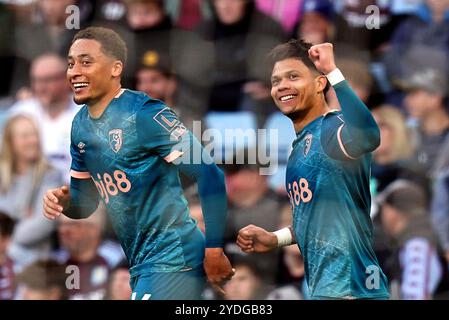 Bournemouth's Evanilson feiert das erste Tor ihrer Mannschaft während des Premier League-Spiels im Villa Park, Birmingham. Bilddatum: Samstag, 26. Oktober 2024. Stockfoto