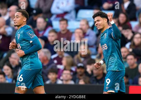 Bournemouth's Evanilson feiert das erste Tor ihrer Mannschaft während des Premier League-Spiels im Villa Park, Birmingham. Bilddatum: Samstag, 26. Oktober 2024. Stockfoto