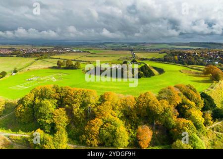 Allgemeiner Blick auf Old Sarum in Salisbury in Wiltshire an einem sonnigen Herbstnachmittag. Stockfoto