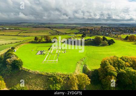 Allgemeiner Blick auf Old Sarum in Salisbury in Wiltshire an einem sonnigen Herbstnachmittag. Stockfoto