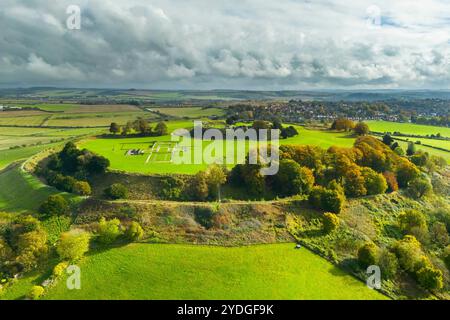 Allgemeiner Blick auf Old Sarum in Salisbury in Wiltshire an einem sonnigen Herbstnachmittag. Stockfoto