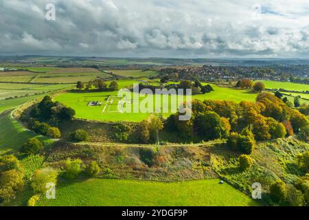 Allgemeiner Blick auf Old Sarum in Salisbury in Wiltshire an einem sonnigen Herbstnachmittag. Stockfoto