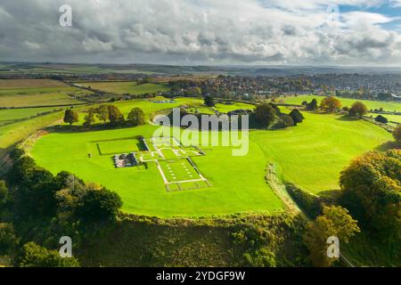 Allgemeiner Blick auf Old Sarum in Salisbury in Wiltshire an einem sonnigen Herbstnachmittag. Stockfoto