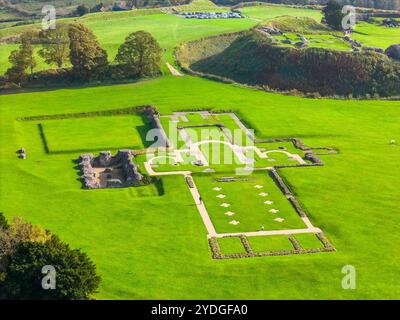 Allgemeiner Blick auf Old Sarum in Salisbury in Wiltshire an einem sonnigen Herbstnachmittag. Stockfoto