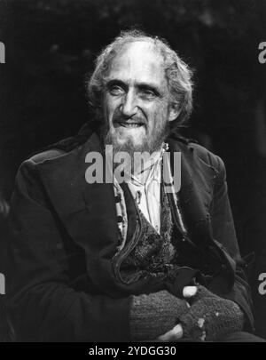 Ein Porträt von RON MOODY als Fagin in OLIVER! 1968 Regisseur CAROL REED Roman CHARLES DICKENS, Musik und Texte von LIONEL BART Drehbuch VERNON HARRIS Kostümdesign PHYLLIS DALTON Produzent JOHN WOOLF Romulus Films/Warwick Film Productions/Columbia Pictures Stockfoto