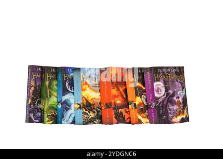 Harry Potter alle Bücher. Alle Teile der Harry-Potter-Bücher isoliert auf weißem Hintergrund Stockfoto
