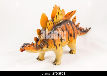 Stegosaurus Dinosaurier Spielzeug Modell, auf weißem Hintergrund Stockfoto