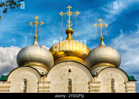 Orthodoxe Kirche in Nowodewitschi-Kloster, Wahrzeichen und Sehenswürdigkeiten in Moskau, Russland. UNESCO-Weltkulturerbe Stockfoto