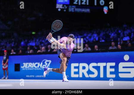 Wien, Wien, Österreich. Oktober 2024. Karen Khachanov, Rückkehr mit Rückhand während der ersten Bank Open - ATP500, Herren Tennis (Credit Image: © Mathias Schulz/ZUMA Press Wire) NUR REDAKTIONELLE VERWENDUNG! Nicht für kommerzielle ZWECKE! Stockfoto