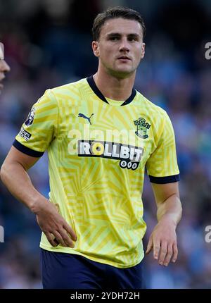 Manchester, Großbritannien. Oktober 2024. Taylor Harwood-Bellis aus Southampton während des Premier League-Spiels im Etihad Stadium in Manchester. Der Bildnachweis sollte lauten: Andrew Yates/Sportimage Credit: Sportimage Ltd/Alamy Live News Stockfoto