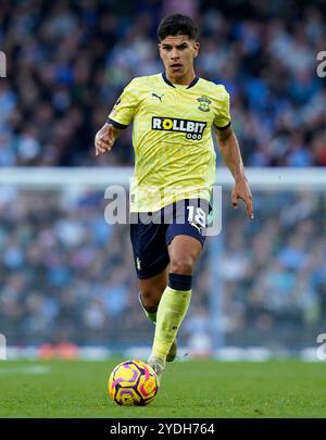 Manchester, Großbritannien. Oktober 2024. Mateus Fernandes aus Southampton während des Premier League-Spiels im Etihad Stadium in Manchester. Der Bildnachweis sollte lauten: Andrew Yates/Sportimage Credit: Sportimage Ltd/Alamy Live News Stockfoto