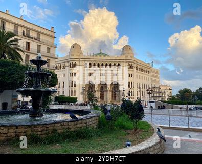 La Grande Poste Algier ist ein Gebäude von Neo-maurischen Stil baute Arabisance in Algier im Jahre 1910 von Henri-Louis Jules Voinot Architekten und Marius sagte Stockfoto