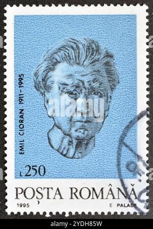 Gestempelte Briefmarke, gedruckt von Rumänien, mit Porträt des rumänischen Philosophen, Aphoristen und Essayisten Emil Cioran, um 1995. Stockfoto