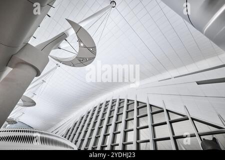 Abu Dhabi, Vereinigte Arabische Emirate - 10. August 2024: Zayed International Airport Terminal A Stockfoto