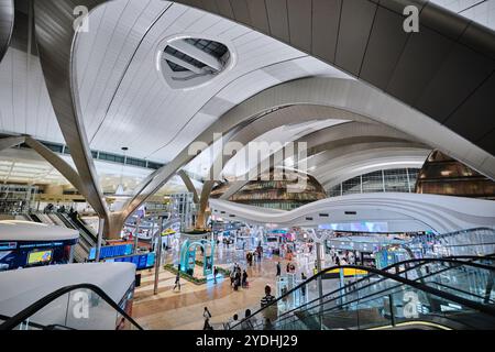 Abu Dhabi, Vereinigte Arabische Emirate - 10. August 2024: Zayed International Airport Terminal A Stockfoto
